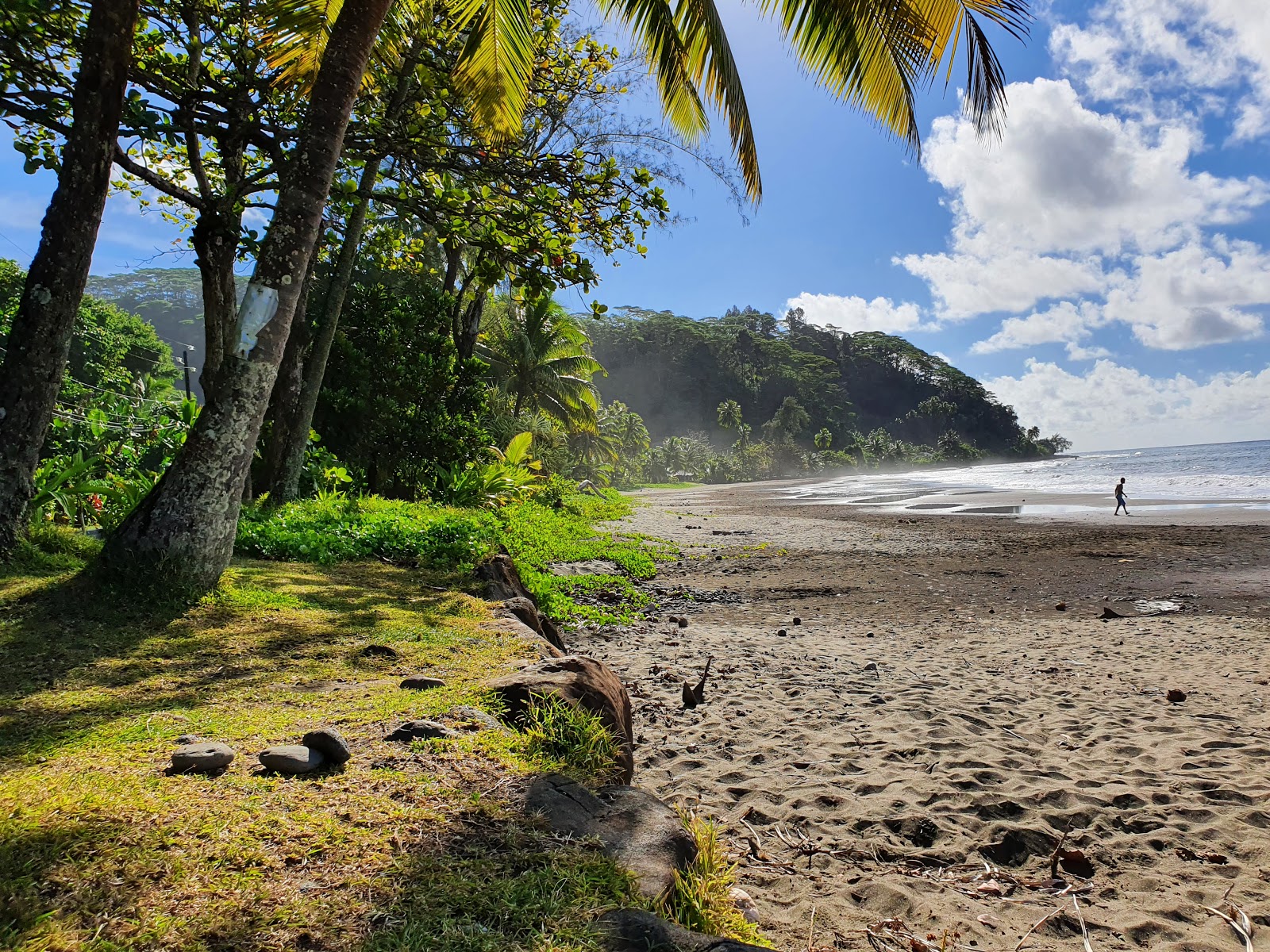 Photo of Plage de Tiarei with blue water surface