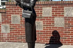 Lois Lane Statue image