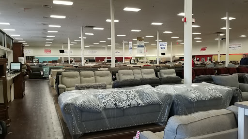 Furniture Store «Wolf Furniture Clearance Outlet», reviews and photos, 5830 Ballenger Creek Pike, Frederick, MD 21703, USA