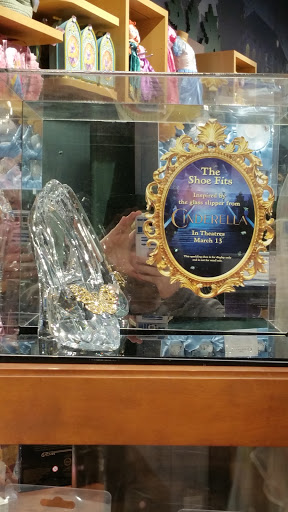 Toy Store «Disney Store», reviews and photos, 500 W Farms Mall, Farmington, CT 06032, USA