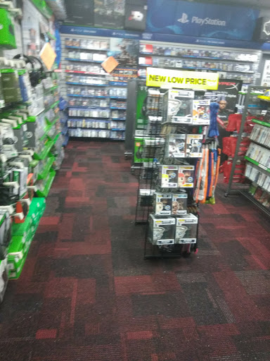 Shopping Mall «Addison Mall», reviews and photos, 2970 W Addison St, Chicago, IL 60618, USA