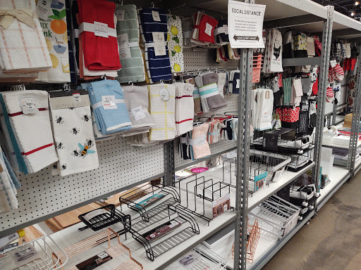 Home Goods Store «Tuesday Morning», reviews and photos, 2188 E 116th St, Carmel, IN 46032, USA