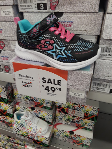 Shoe Store «Shoe Carnival», reviews and photos, 321 NW Loop 410, San Antonio, TX 78216, USA