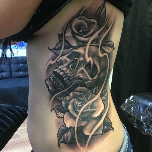 Tattoo Shop «Crossbones Tattoo & Piercings», reviews and photos, 19051 San Carlos Blvd #10, Fort Myers Beach, FL 33931, USA