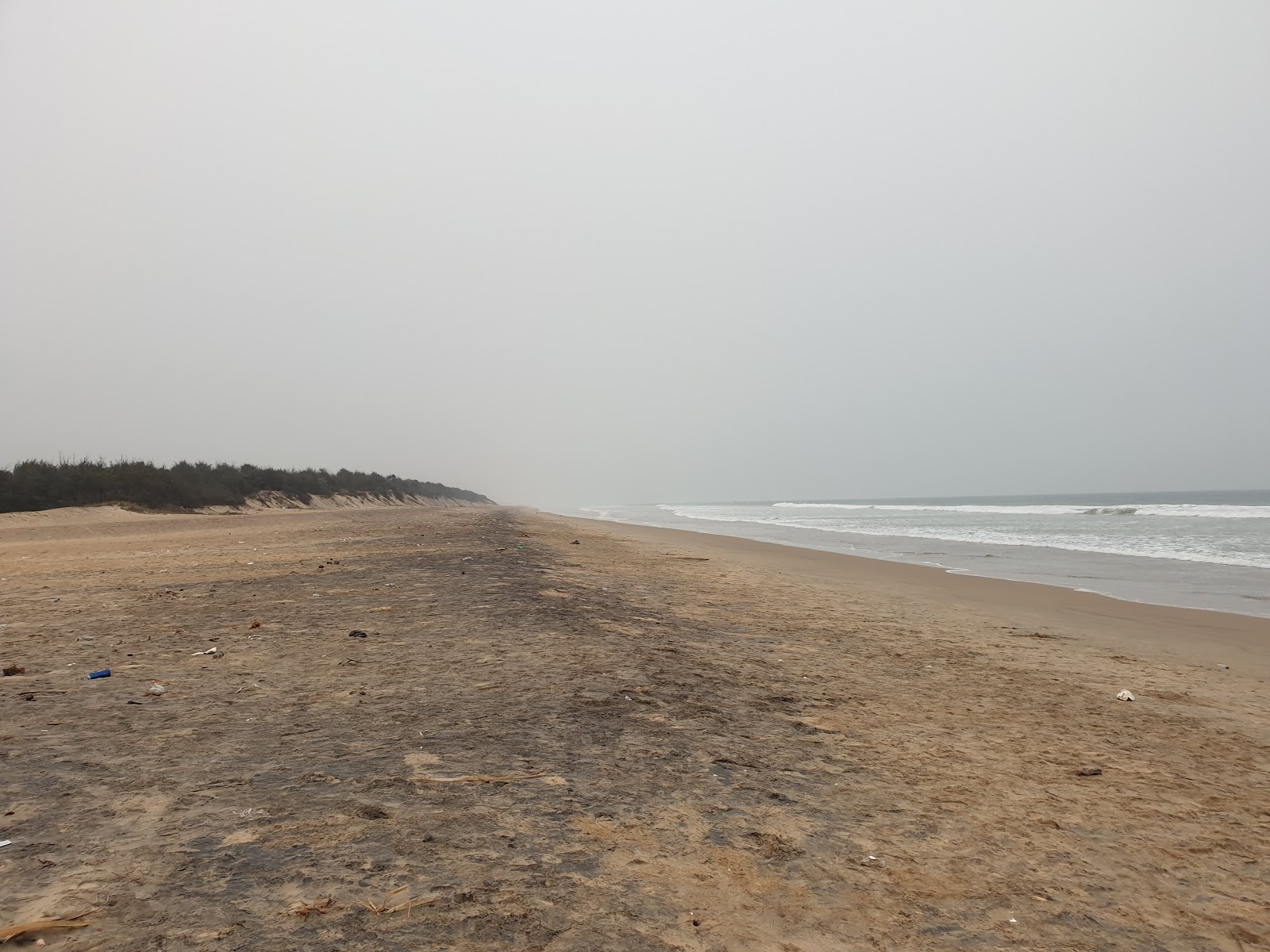 Φωτογραφία του Kaviti Rangala Gadda Beach ubicado en área natural
