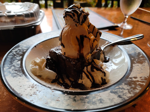 American Restaurant «Portsmouth Gas Light Co.», reviews and photos, 64 Market St, Portsmouth, NH 03801, USA