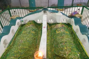 Tomb of Sheikh Dato Harun Rashid & Siti Zubaidah image