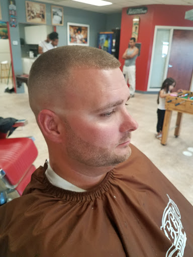 Barber Shop «Dream Team Barber Shop», reviews and photos, 7107 Turfway Rd, Florence, KY 41042, USA