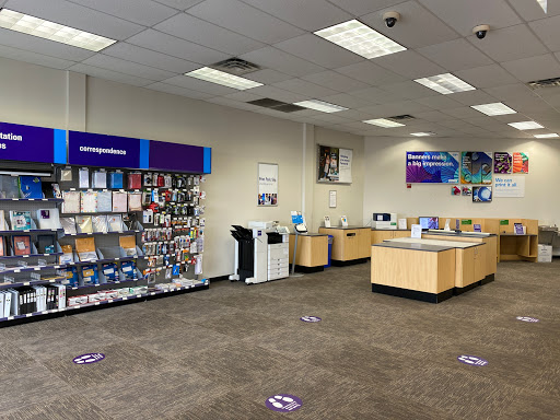 Print Shop «FedEx Office Print & Ship Center», reviews and photos, 3208 W Gate City Blvd e, Greensboro, NC 27407, USA