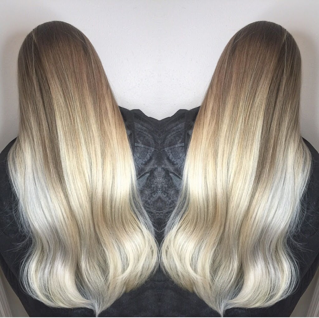 Studio B Salon 71118