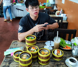 สมบูรณ์โอชา photo
