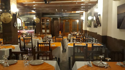 Restaurante El Vietnamita Sur - P.º del Colorado, 14, 29620 Torremolinos, Málaga, Spain