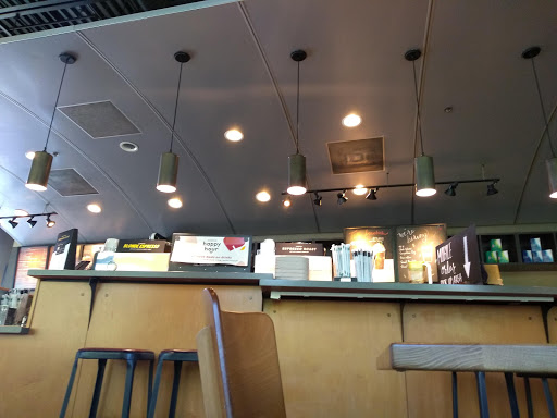 Shopping Mall «Argyle Square Shopping Center», reviews and photos, 8315 SW Jack Burns Blvd, Wilsonville, OR 97070, USA