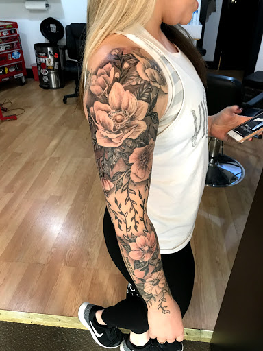 Explore simple western tattoo ideas, creative tattoo ideas in Sunbury, available at Absinthe Tattoo