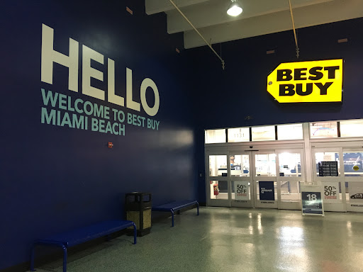 Clothing Store «Ross Dress for Less», reviews and photos, 1141 5th St, Miami Beach, FL 33139, USA