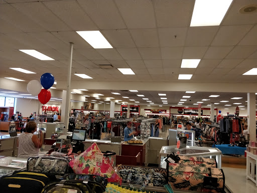 Department Store «T.J. Maxx», reviews and photos, 120 S Courtenay Pkwy, Merritt Island, FL 32952, USA