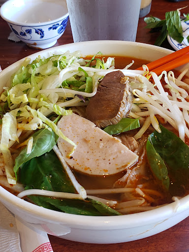 Lees Noodle House image