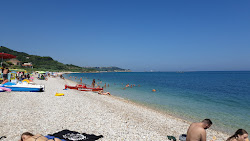 Foto von Spiaggia di Calata Cintioni und die siedlung