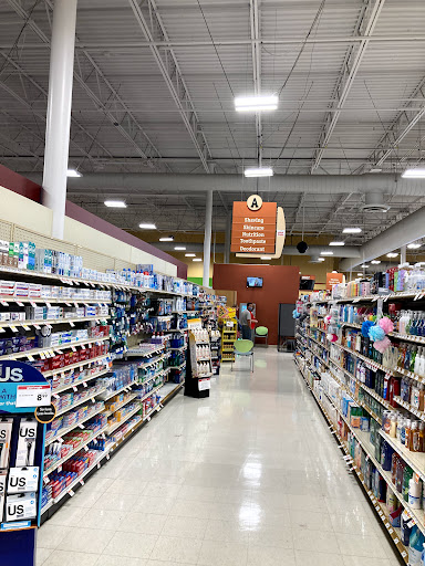 Supermarket «Giant Eagle Supermarket», reviews and photos, 21593 Lorain Rd, Fairview Park, OH 44126, USA