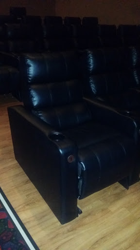 Movie Theater «Regal Cinemas Hooksett 8», reviews and photos, 100 Technology Dr, Hooksett, NH 03106, USA