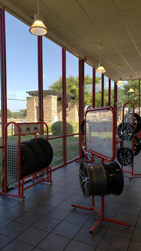 Tire Shop «Discount Tire Store - Round Rock, TX», reviews and photos, 3115 S Interstate 35, Round Rock, TX 78664, USA
