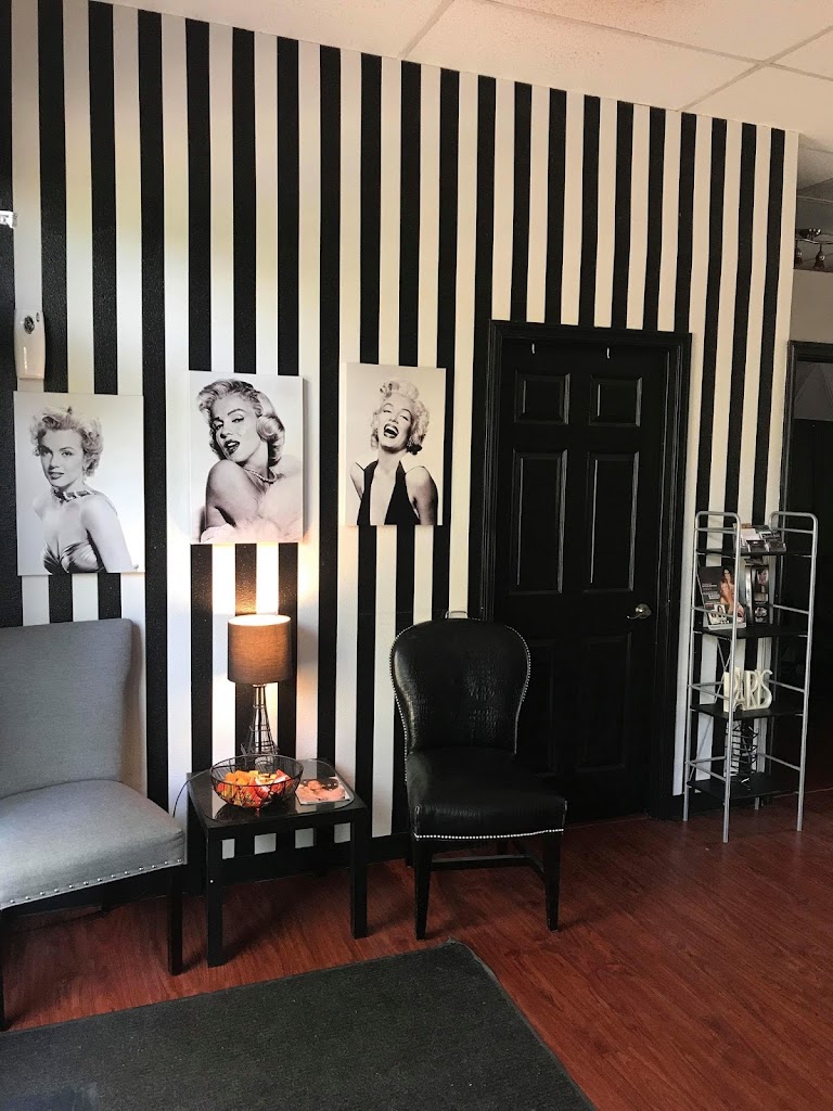 Salon De Soleil 97402
