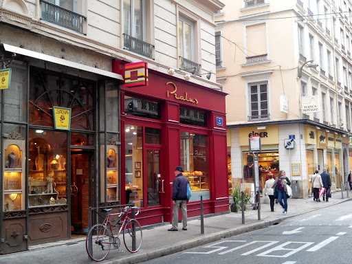 Trinket shops in Lyon