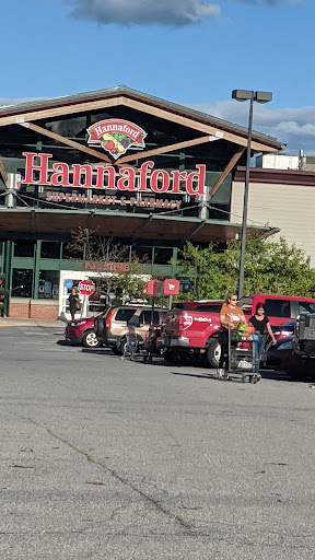Grocery Store «Hannaford Supermarket», reviews and photos, 1490 U.S. 9, Wappingers Falls, NY 12590, USA
