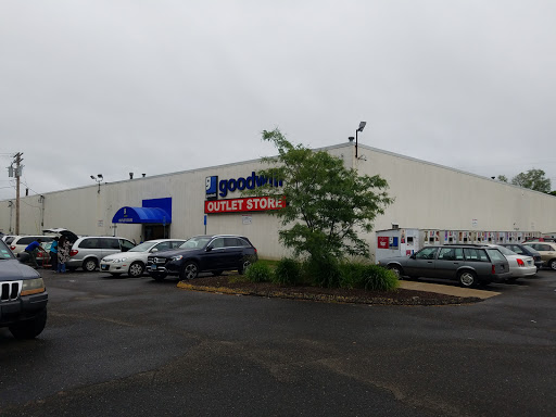 Outlet Store «Goodwill Outlet Store», reviews and photos, 2901 State St, Hamden, CT 06517, USA
