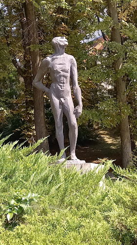 Opinii despre A Napbanéző-szobor în Budapest - Templom