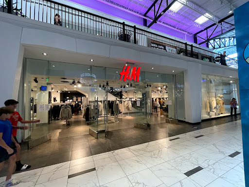 H&M, 140 Easton Station, Columbus, OH 43219, USA, 