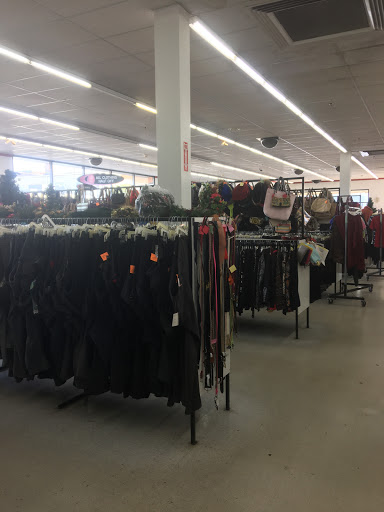 Thrift Store «Value World», reviews and photos, 11900 Detroit Ave, Lakewood, OH 44107, USA