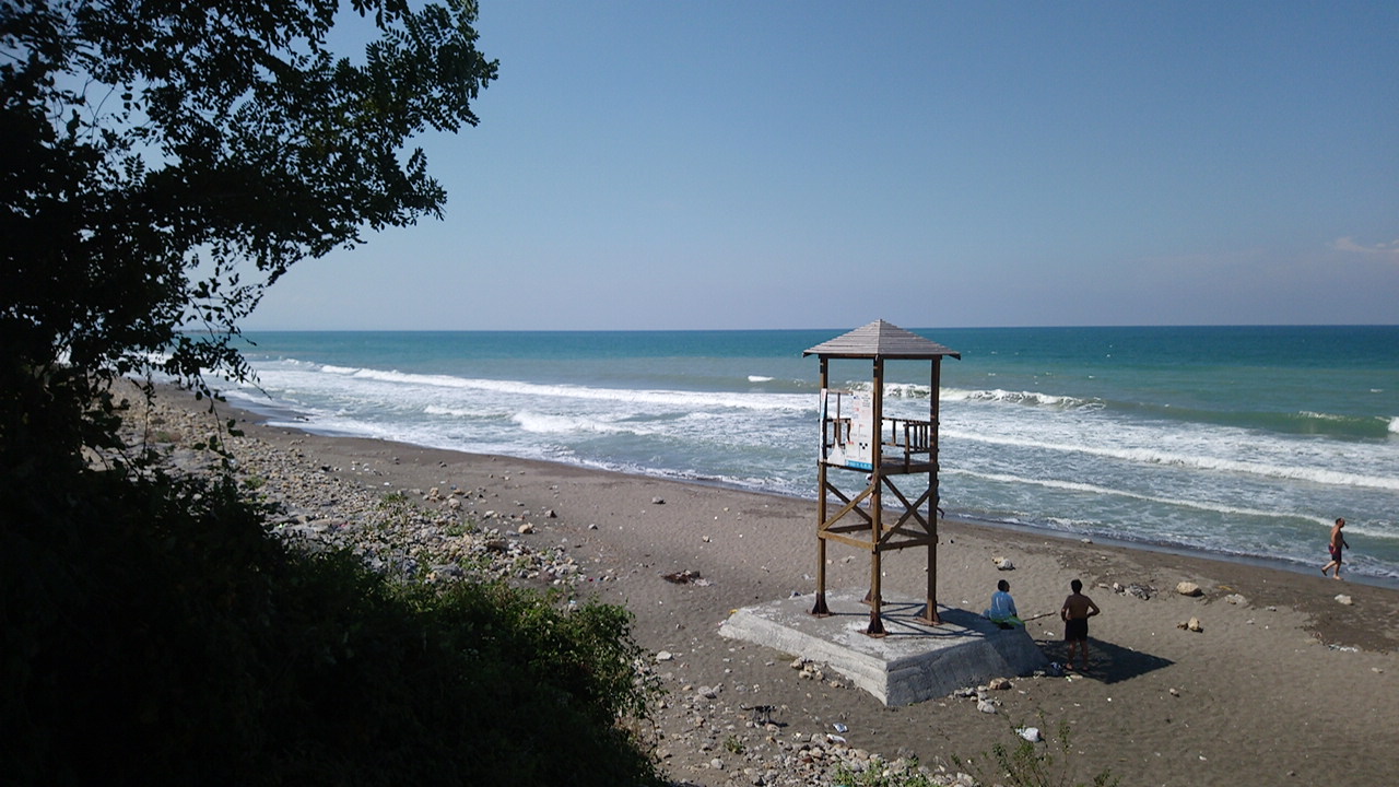 Erdemir Plajı'in fotoğrafı - rahatlamayı sevenler arasında popüler bir yer