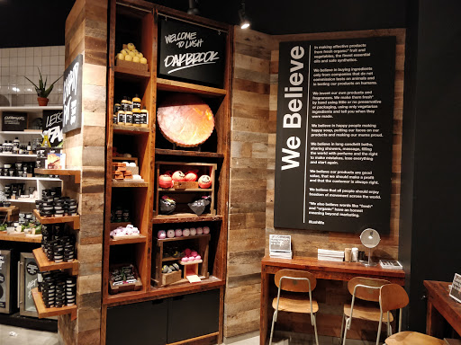 Cosmetics Store «LUSH Fresh Handmade Cosmetics», reviews and photos, 51 Oakbrook Center, Oak Brook, IL 60523, USA