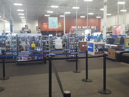 Electronics Store «Best Buy», reviews and photos, 5085 Shelbyville Rd, Louisville, KY 40207, USA