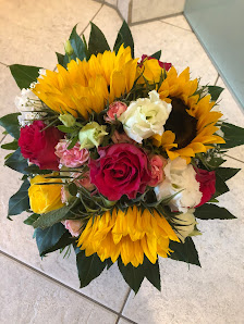 Floristik & Geschenke Wiest Donaustraße 38, 94345 Aholfing, Deutschland