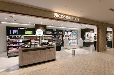 @cosme STORE ニュウマン横浜店（アットコスメストア）
