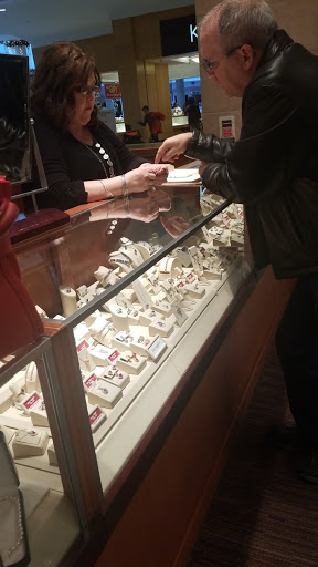 Jewelry Store «Zales - The Diamond Store», reviews and photos, 11700 Princeton Pike, Cincinnati, OH 45246, USA