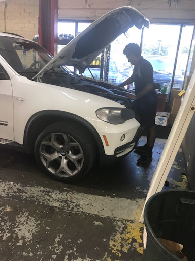 Auto Repair Shop «European Motor Cars», reviews and photos, 4400 Roswell Rd NE, Atlanta, GA 30342, USA