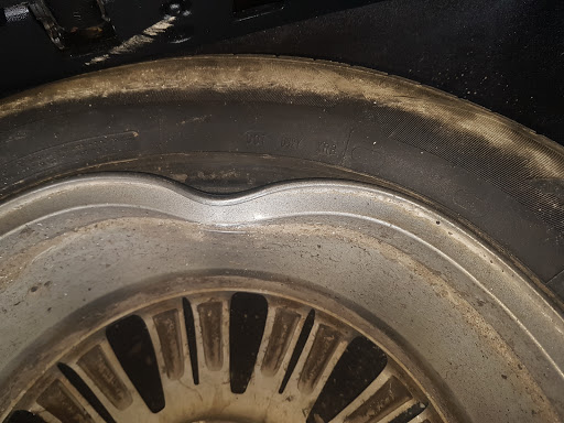 Tire Shop «Discount Tire Store - Macomb Township, MI», reviews and photos, 45105 Tilch Rd, Macomb, MI 48044, USA