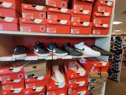 Shoe Store «Famous Footwear», reviews and photos, 16490 N Marketplace Blvd, Nampa, ID 83687, USA