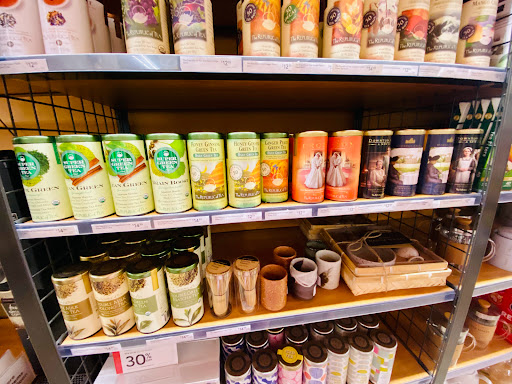 Furniture Store «Cost Plus World Market», reviews and photos, 2155 W 22nd St #500, Oak Brook, IL 60523, USA