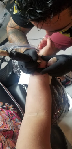 Tattoo Shop «Fame Tattoos», reviews and photos, 1409 W 49th St #1, Hialeah, FL 33012, USA
