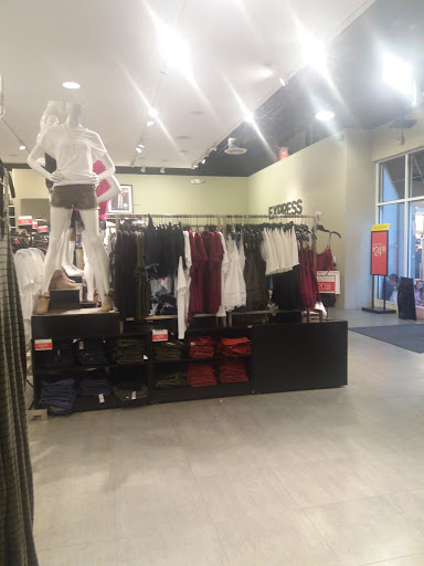 Outlet Store «Express Factory Outlet», reviews and photos, 4951 International Dr, Orlando, FL 32819, USA