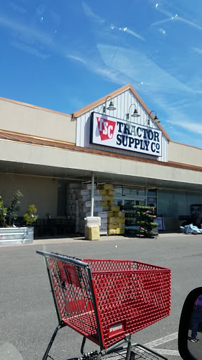 Home Improvement Store «Tractor Supply Co.», reviews and photos, 414 Louisiana 30 W, Gonzales, LA 70737, USA