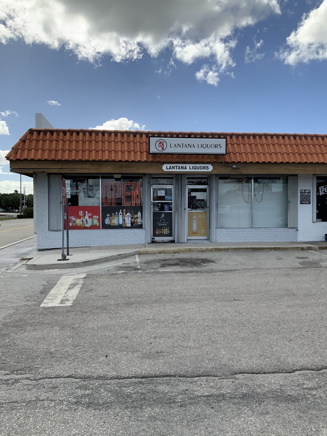 Lantana Liquors