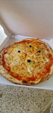 Plats et boissons du Pizzas à emporter Pizzeria chez pietro à Beaucaire - n°3