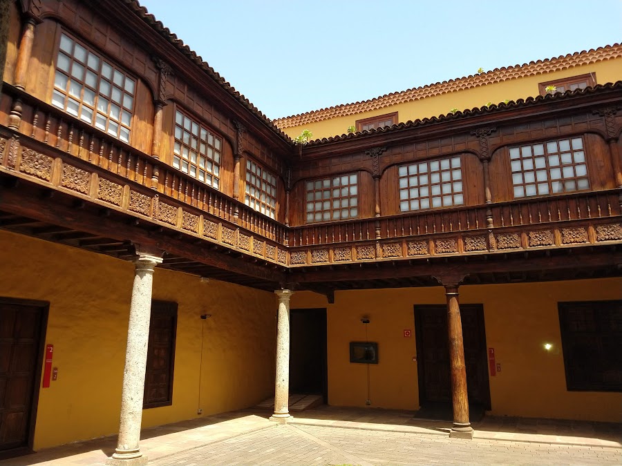 Fundación Cristino de Vera-Espacio Cultural CajaCanarias