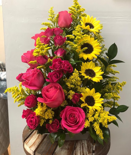 Florist «J & J Flowers and Gifts Shop», reviews and photos, 8366 Pines Blvd, Pembroke Pines, FL 33024, USA