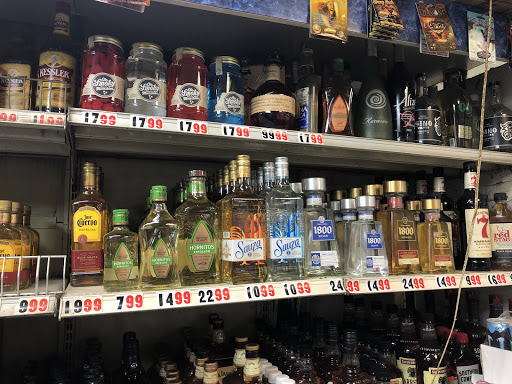 Liquor Store «T & H Liquor-Deli Market», reviews and photos, 1530 W 6th St # 102, Corona, CA 92882, USA